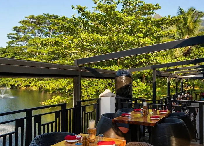 Resort Story Seychelles 5*